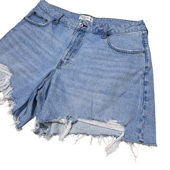 Abercrombie & Fitch - The Loose Short- Curvy Love Denim Shorts - Size 33 - Picture 2 of 7